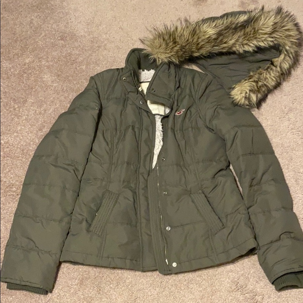 Hollister Puffer Jacket with detachable hood